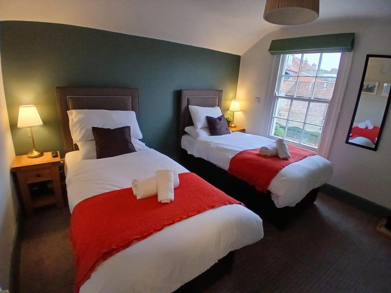 The Whod A Thought It Bed & Breakfast Glastonbury Exterior photo